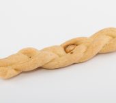 Trecce salate con mandorla